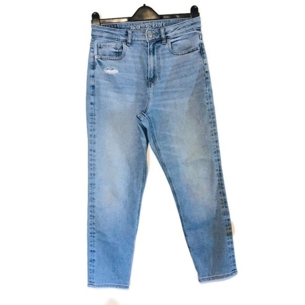 American Eagle Mom Jean Distressed High Rise Relaxed Fit Women’s size 4 Short 27